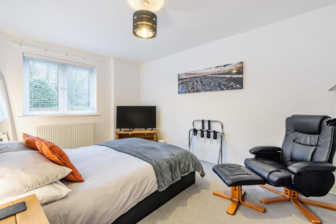 Stylish 2 Bedroom Apartment, Central Exeter, Parking On Site Dış mekan fotoğraf