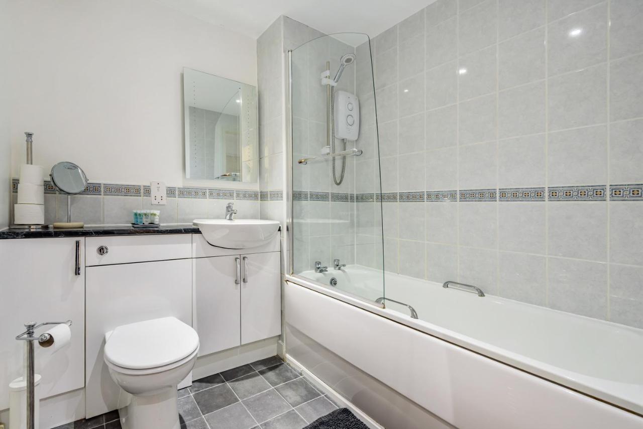 Stylish 2 Bedroom Apartment, Central Exeter, Parking On Site Dış mekan fotoğraf