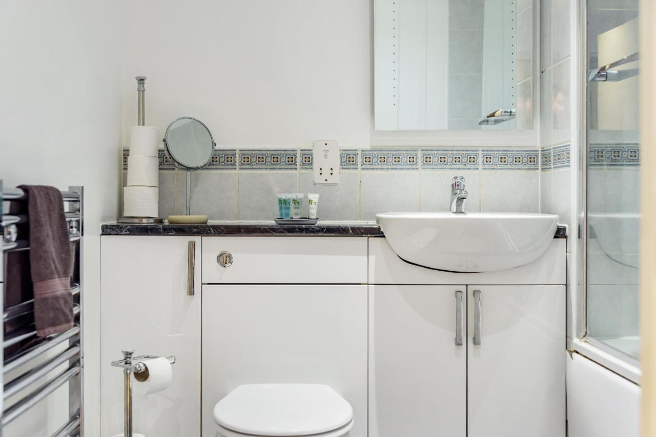 Stylish 2 Bedroom Apartment, Central Exeter, Parking On Site Dış mekan fotoğraf