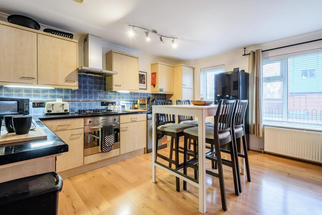 Stylish 2 Bedroom Apartment, Central Exeter, Parking On Site Dış mekan fotoğraf