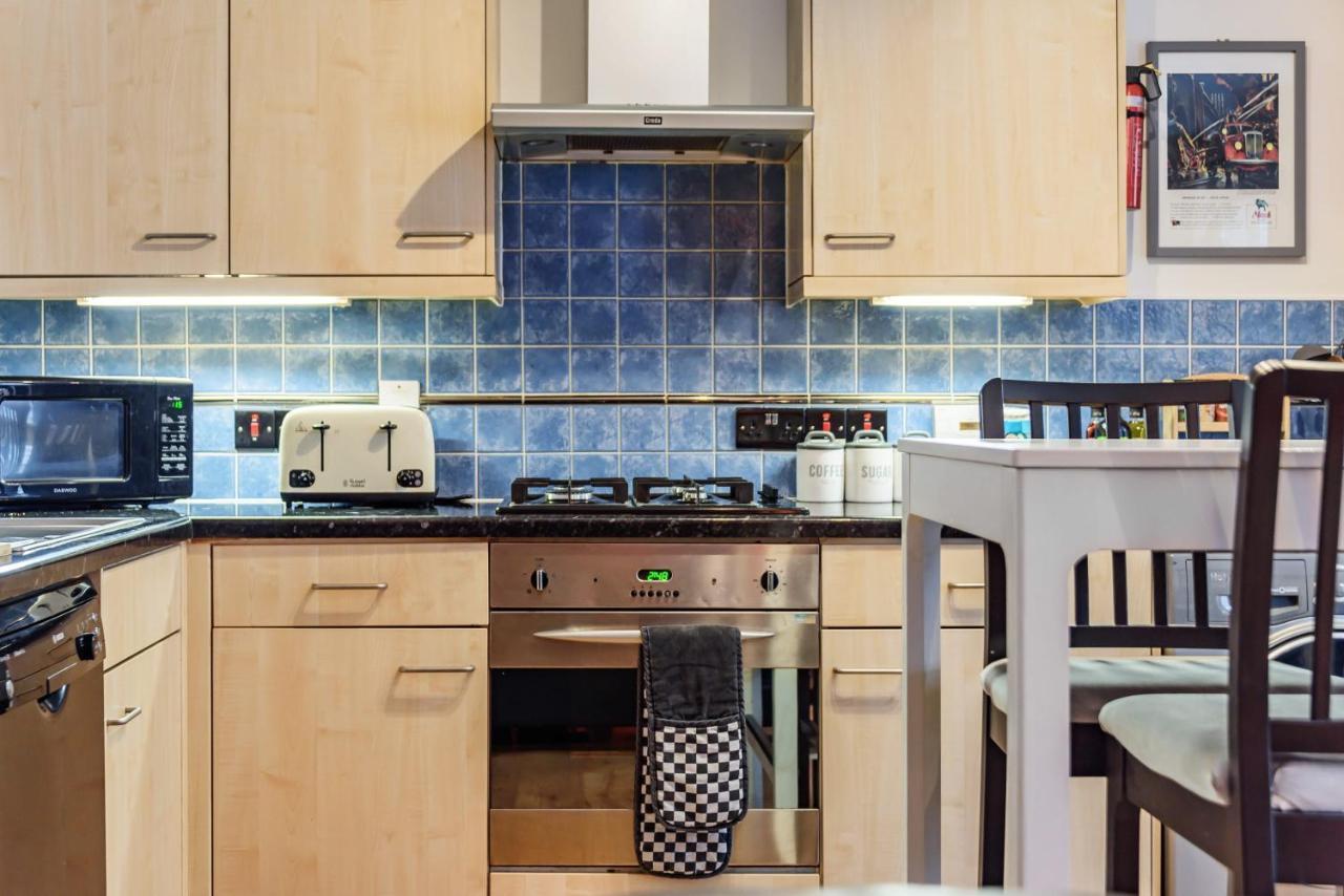 Stylish 2 Bedroom Apartment, Central Exeter, Parking On Site Dış mekan fotoğraf